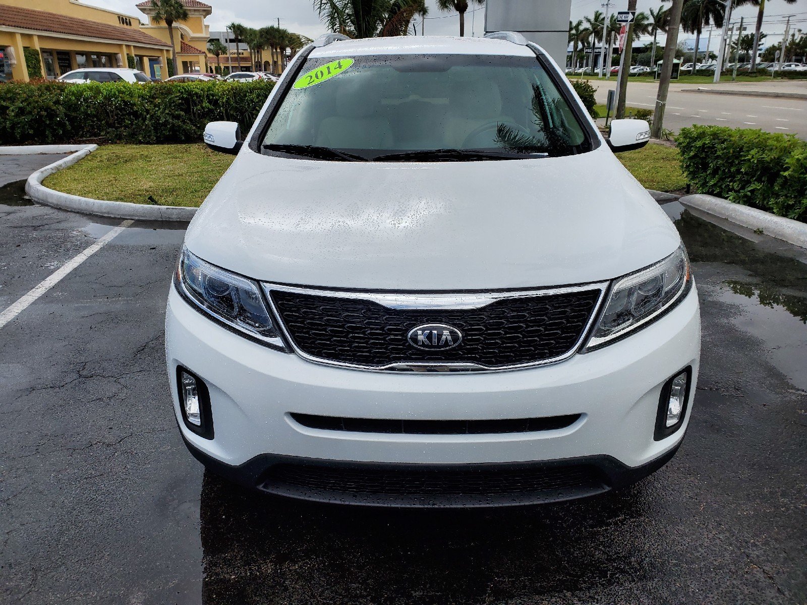 Pre-Owned 2014 Kia Sorento LX