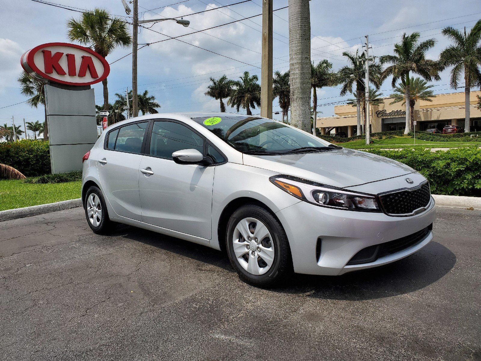 Certified Pre-Owned 2017 Kia Forte5 LX